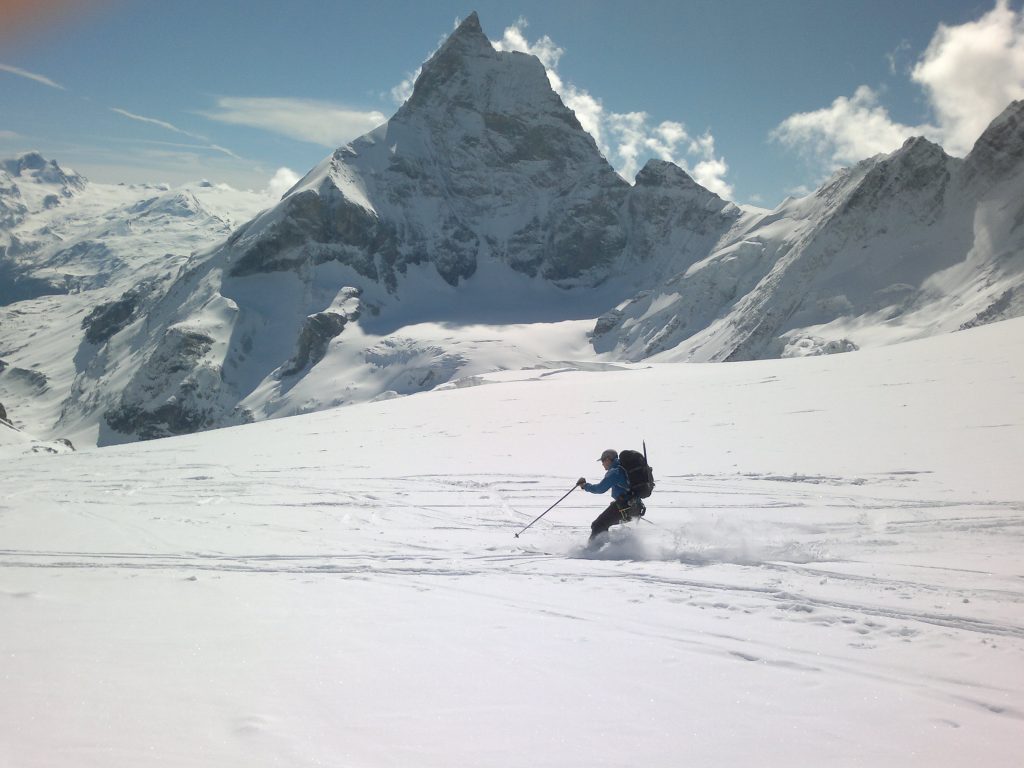 Chamoni Zermatt con el Cervino de fondo
