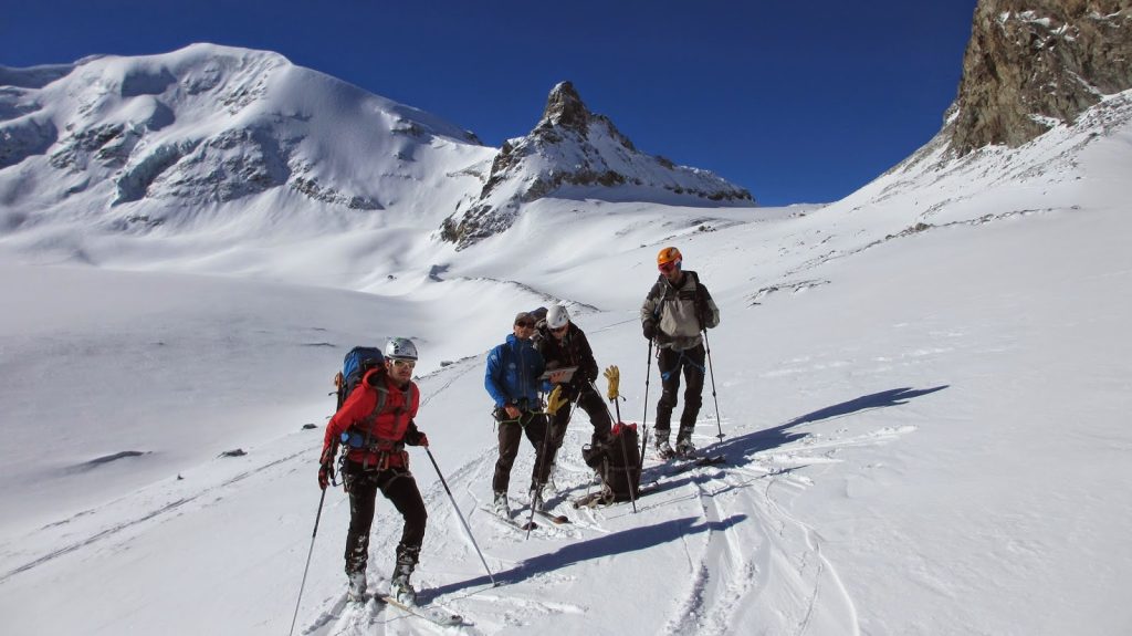 Esquí de travesía en Alpes Chamonix Zermatt