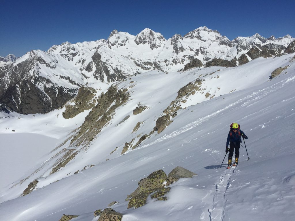Esquí de travesía en Pirineos pico Bacias
