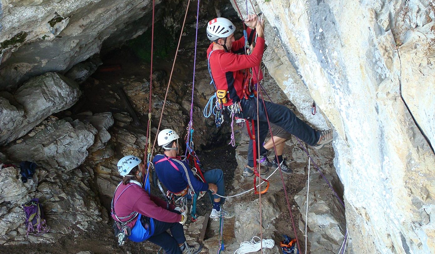 Auto Rescate en pared