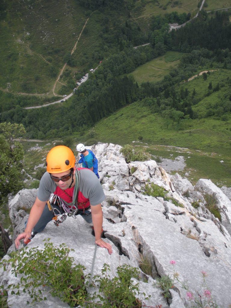 Escalada arista de urrestei atxarte bizkaia